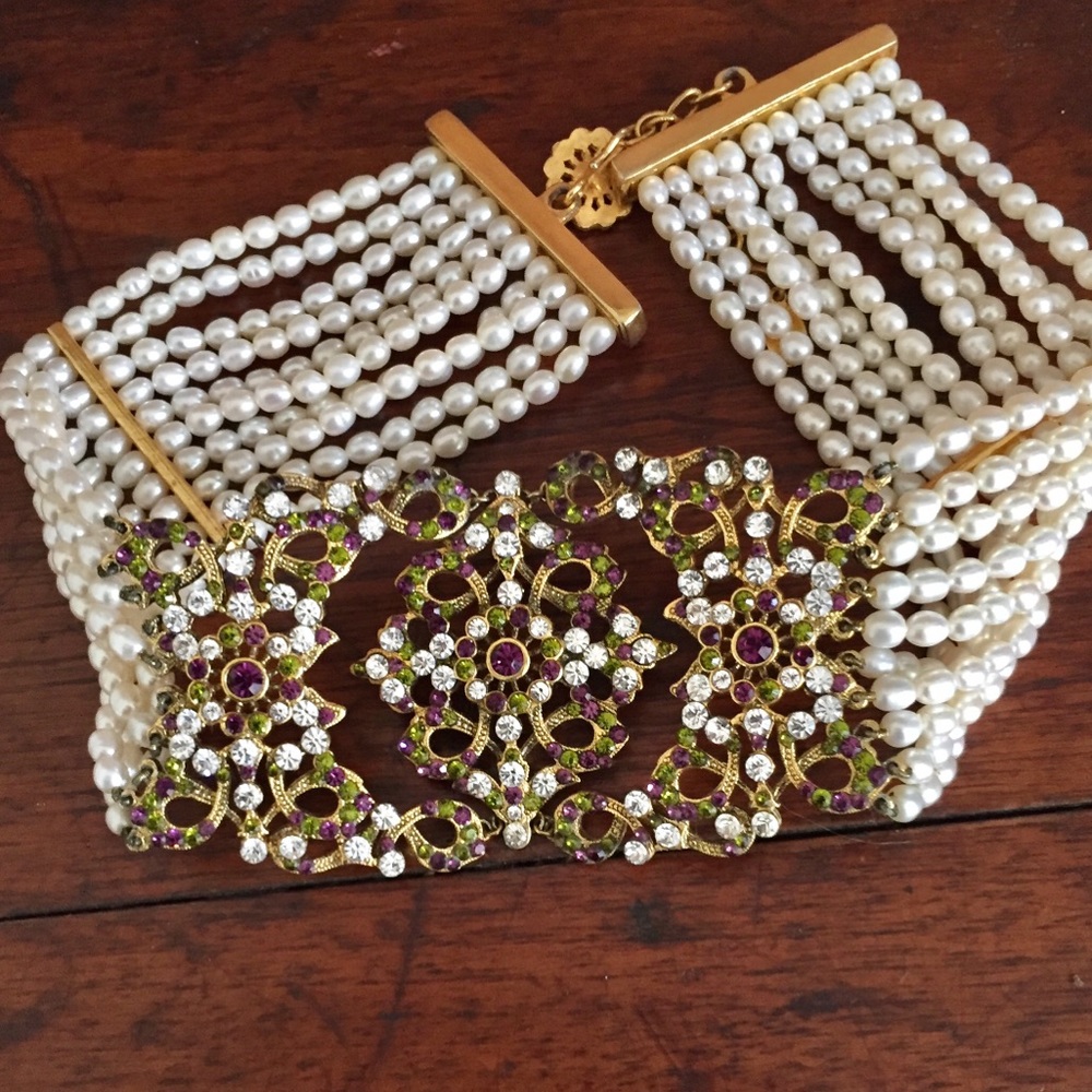 Choker by Jose Barrera